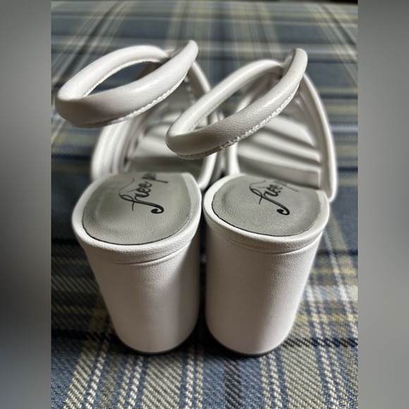 NWT Free People Colette Cinched Leather Sandals White - Picture 3 of 7